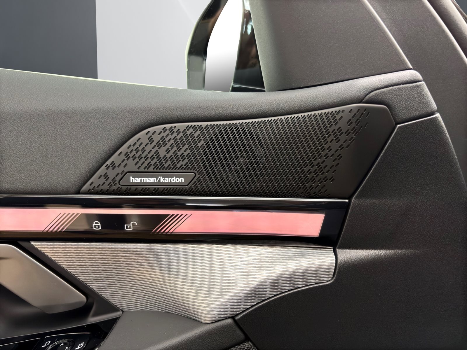 Fahrzeugabbildung BMW 520d xDrive Limousine [M Sport, HUD, ACC, h&K Sound]