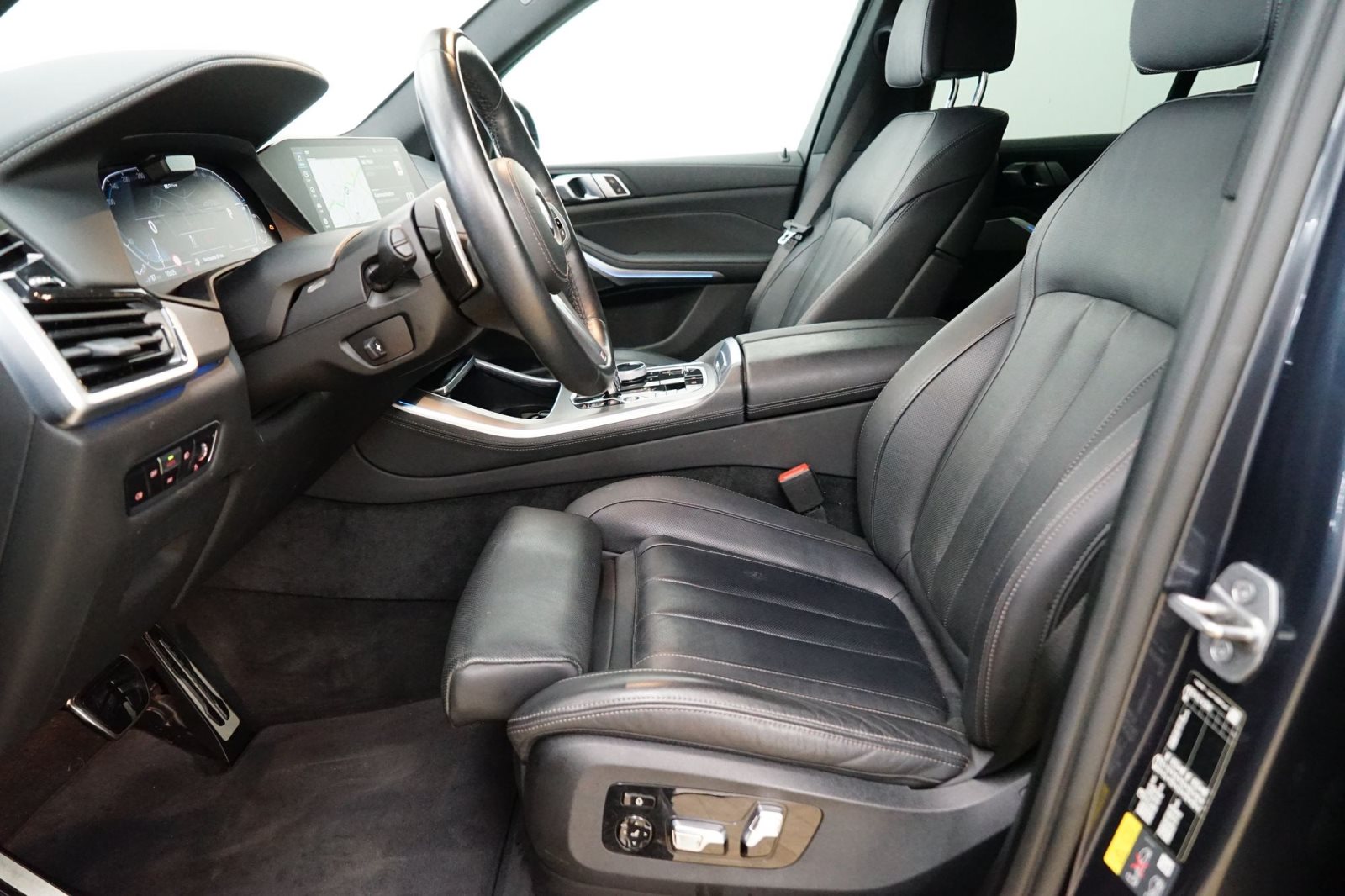 Fahrzeugabbildung BMW X5 xDrive45e [M Sport, Laser, HUD, DA Prof.]