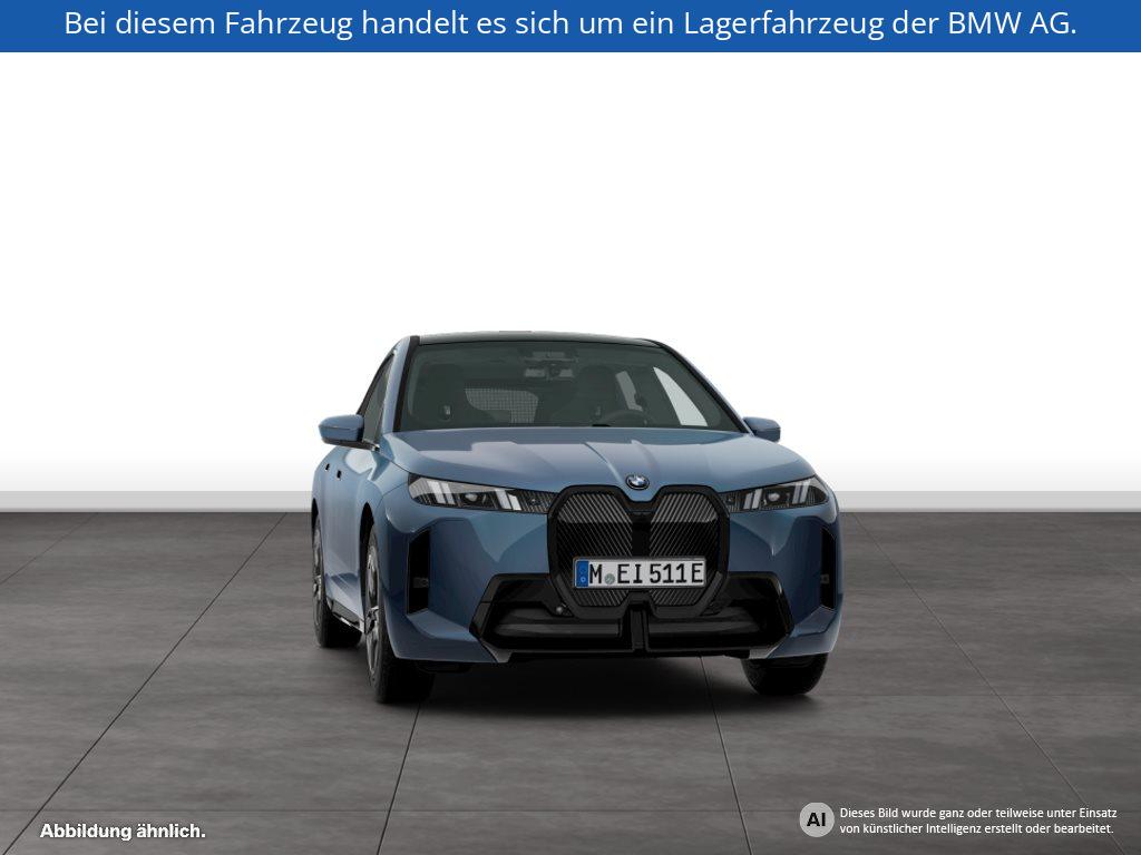 Fahrzeugabbildung BMW iX xDrive45