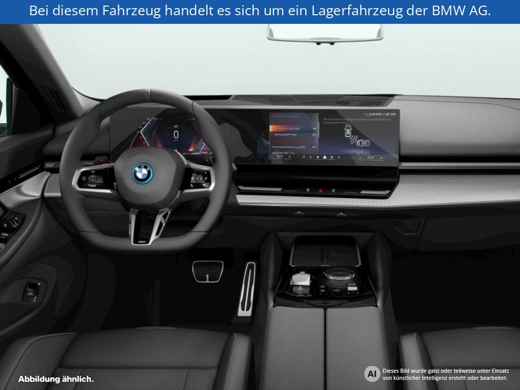 Fahrzeugabbildung BMW 550e xDrive Limousine