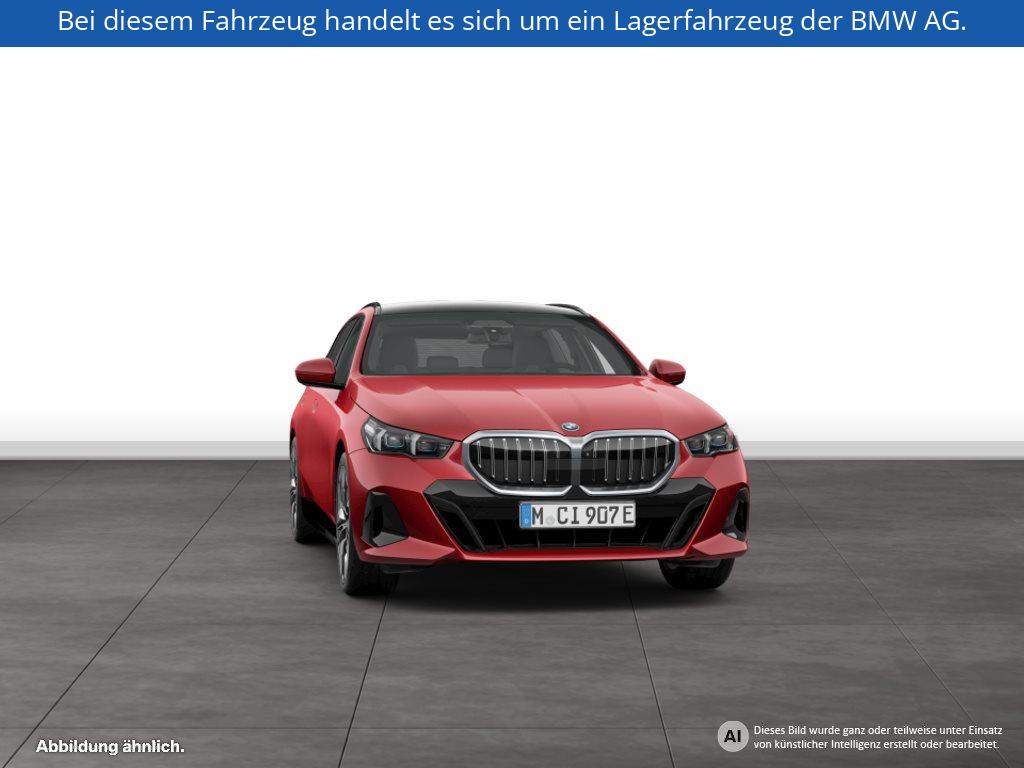 Fahrzeugabbildung BMW 550e xDrive Touring