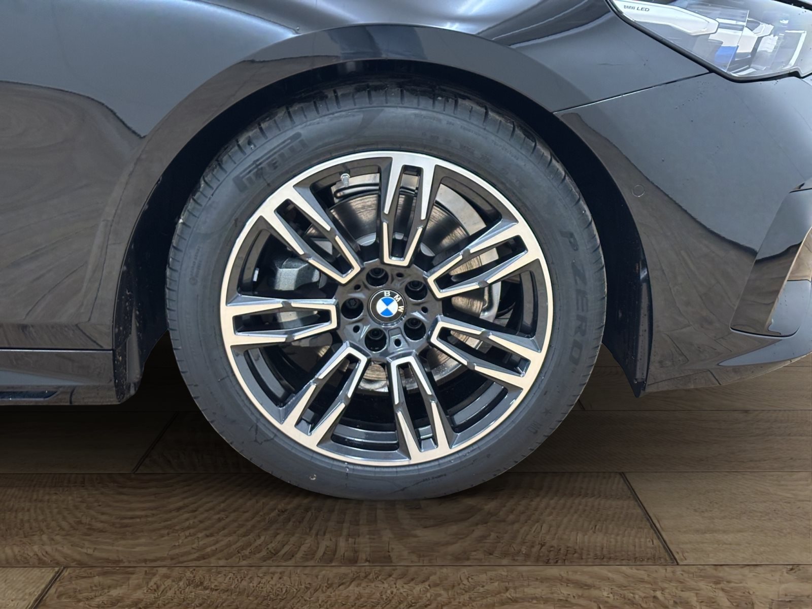 Fahrzeugabbildung BMW 520d Touring [M Sport, AHK, ACC, RFK, h&k Sound]