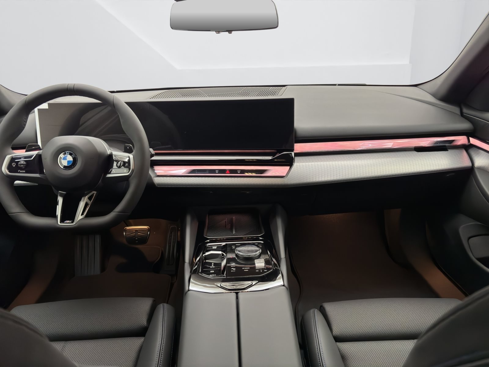 Fahrzeugabbildung BMW 520d Touring [M Sport, AHK, ACC, RFK, h&k Sound]