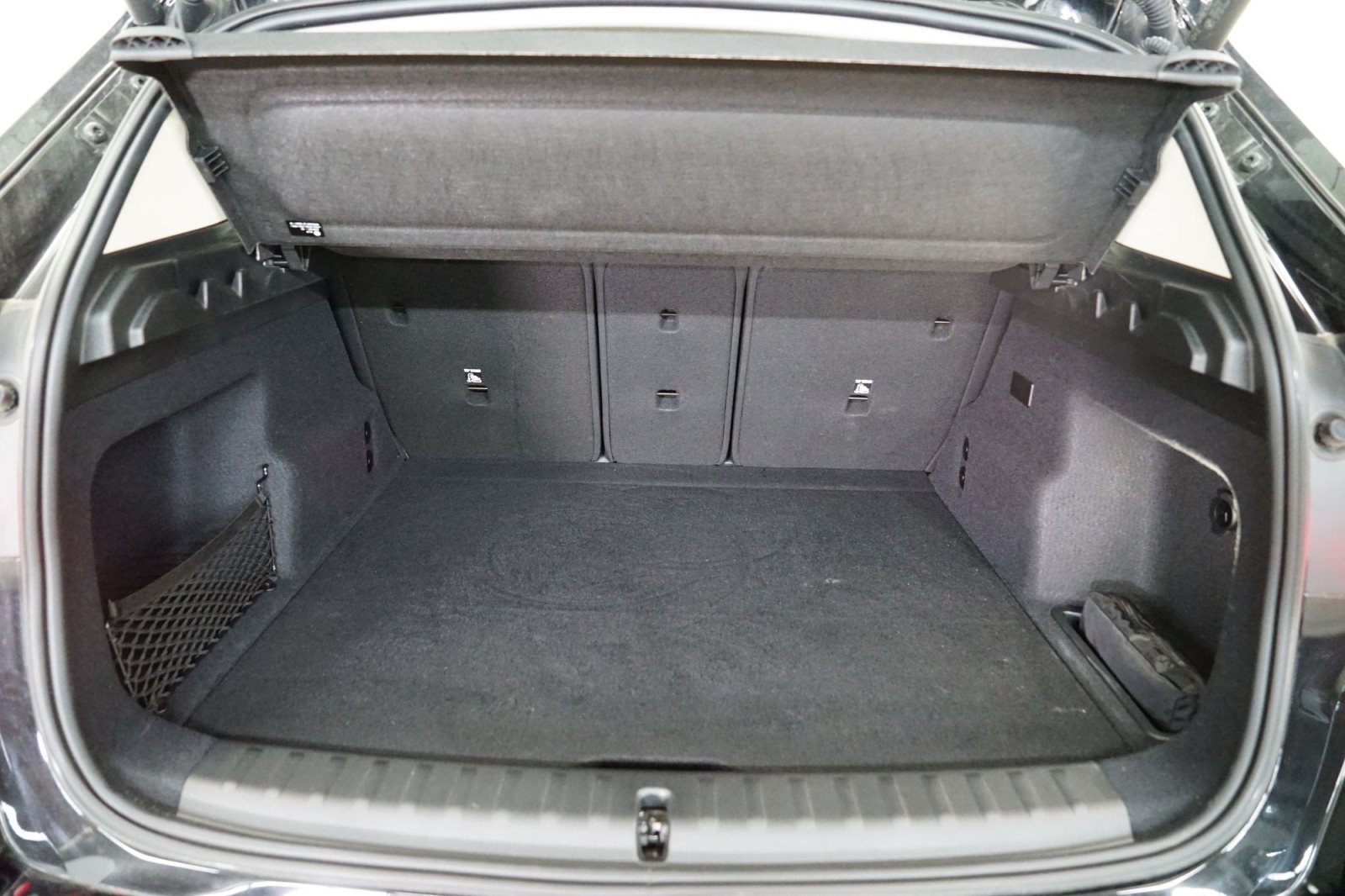 Fahrzeugabbildung BMW iX1 eDrive20 [LED, RFK, LRH, SHZ, Komfortzugang]