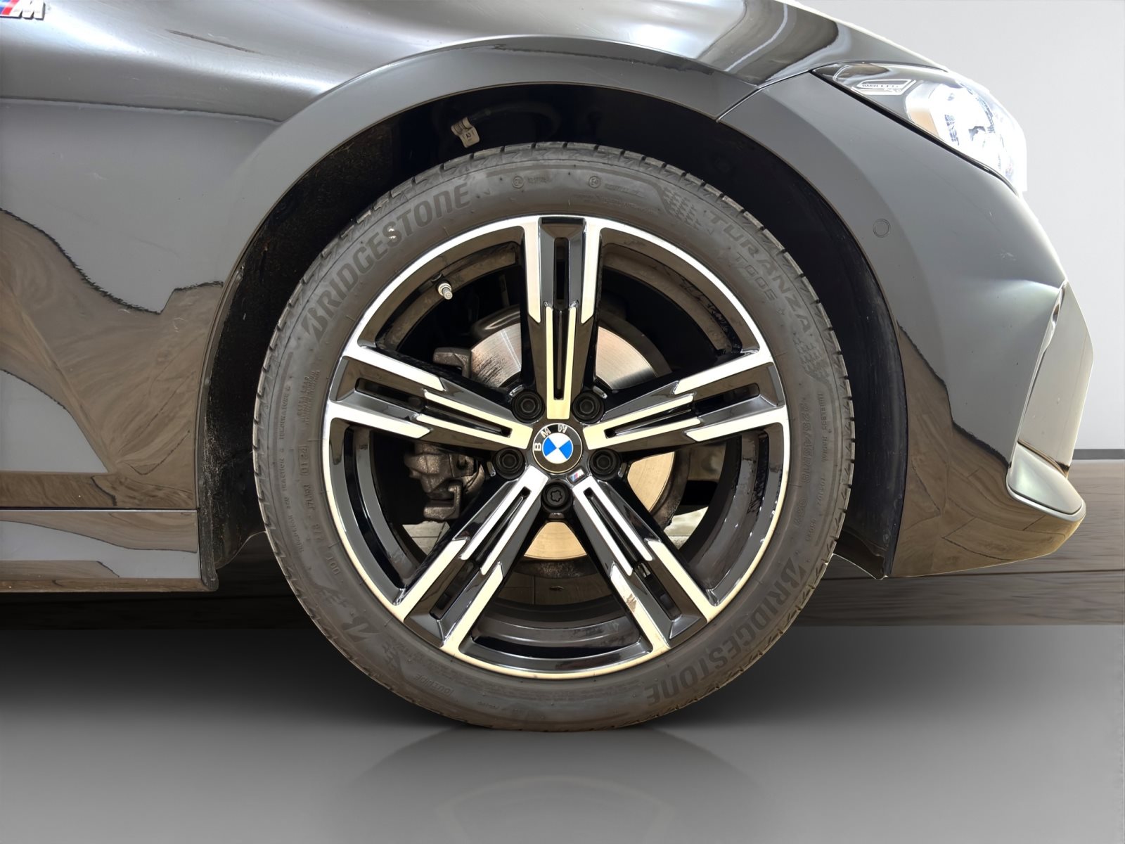Fahrzeugabbildung BMW 318i Limousine [M Sport, LC+, HiFi, RFK, SHZ]