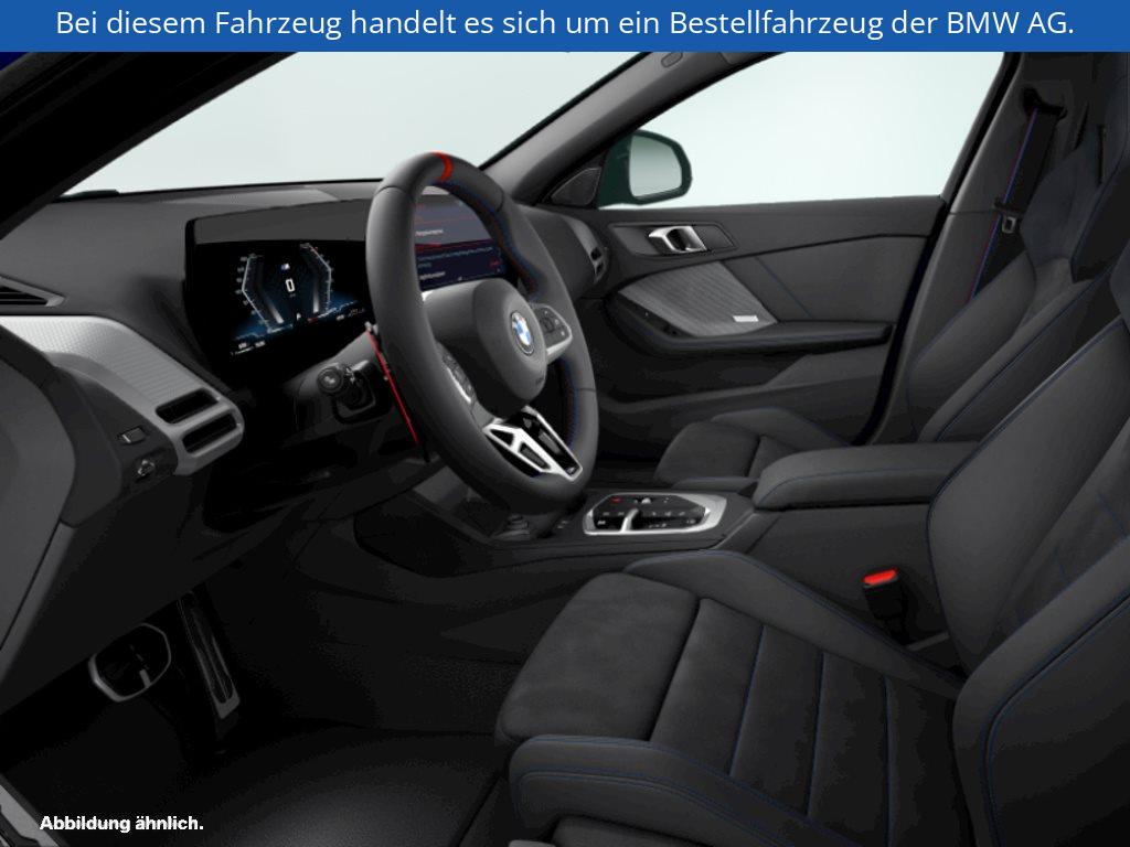 Fahrzeugabbildung BMW M135 xDrive