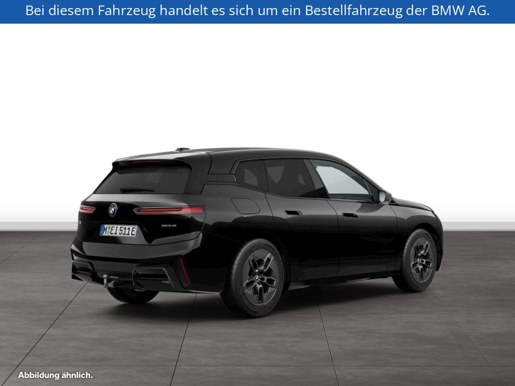 Fahrzeugabbildung BMW iX xDrive45