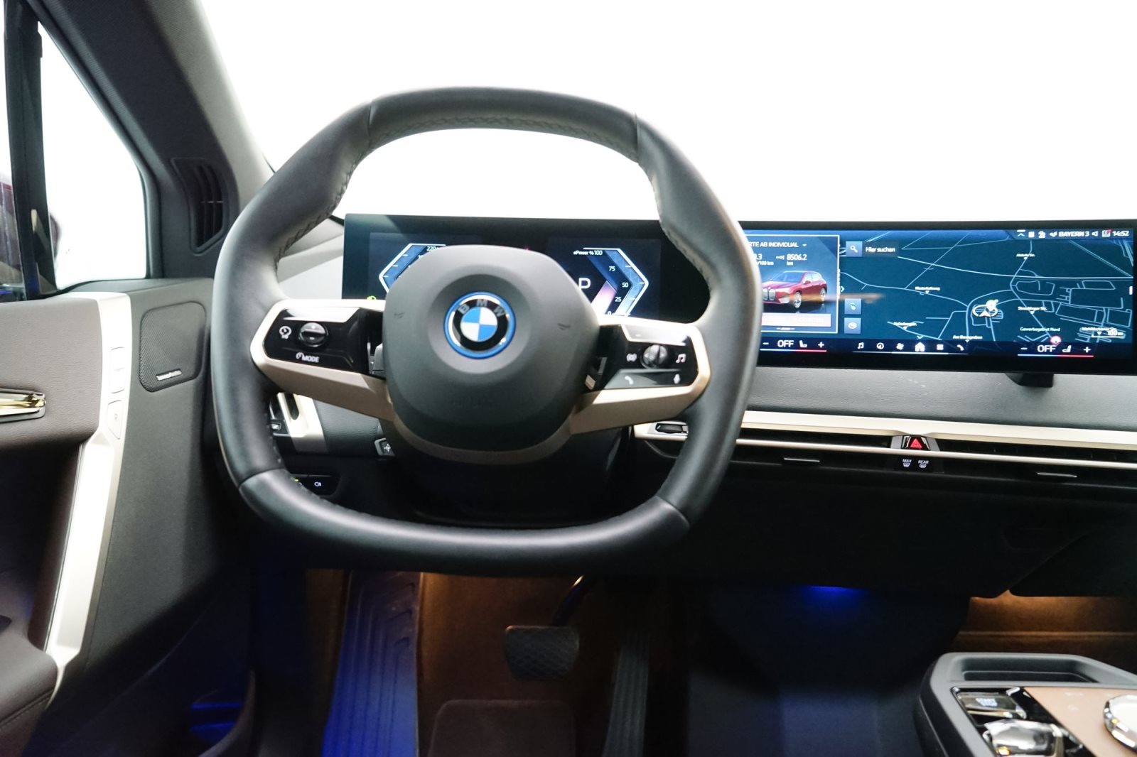 Fahrzeugabbildung BMW iX xDrive40 [DA Prof., Laser, HK Sound, AHK]