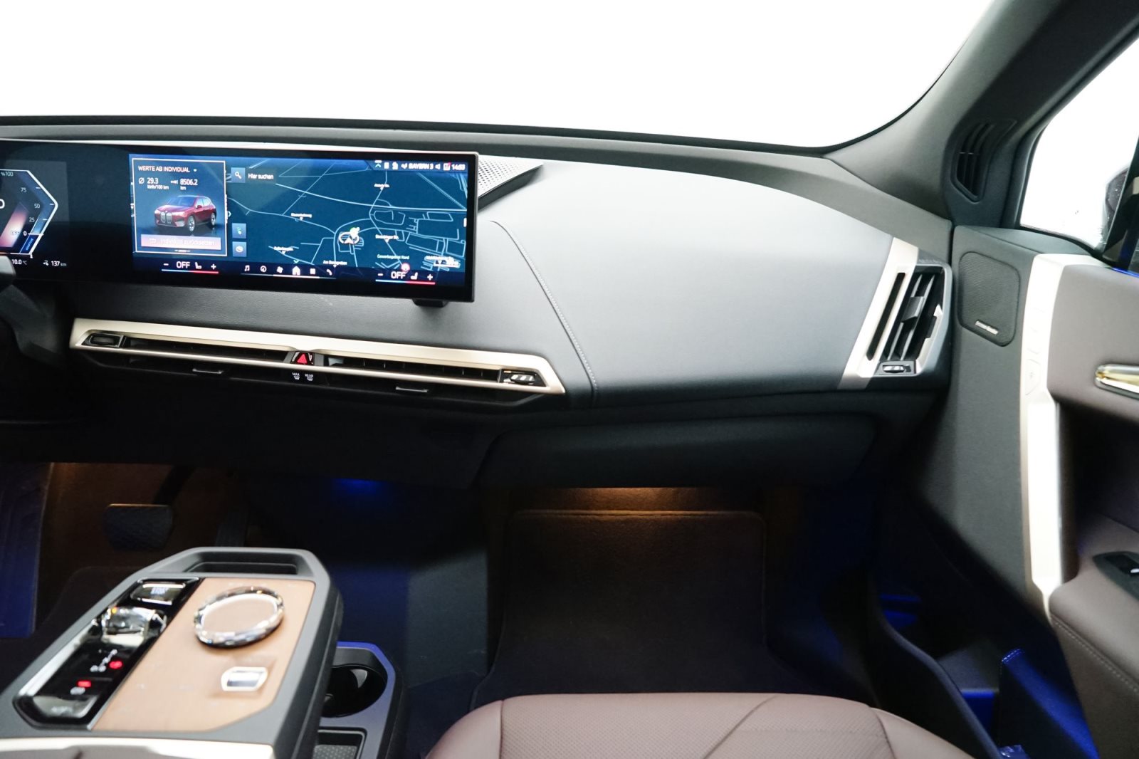 Fahrzeugabbildung BMW iX xDrive40 [DA Prof., Laser, HK Sound, AHK]
