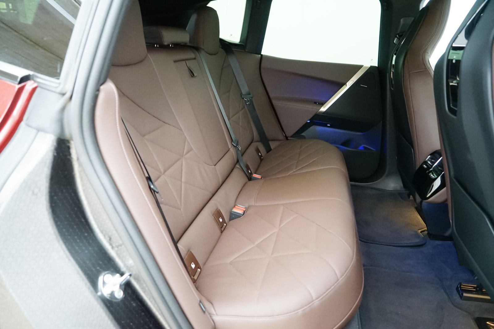 Fahrzeugabbildung BMW iX xDrive40 [DA Prof., Laser, HK Sound, AHK]