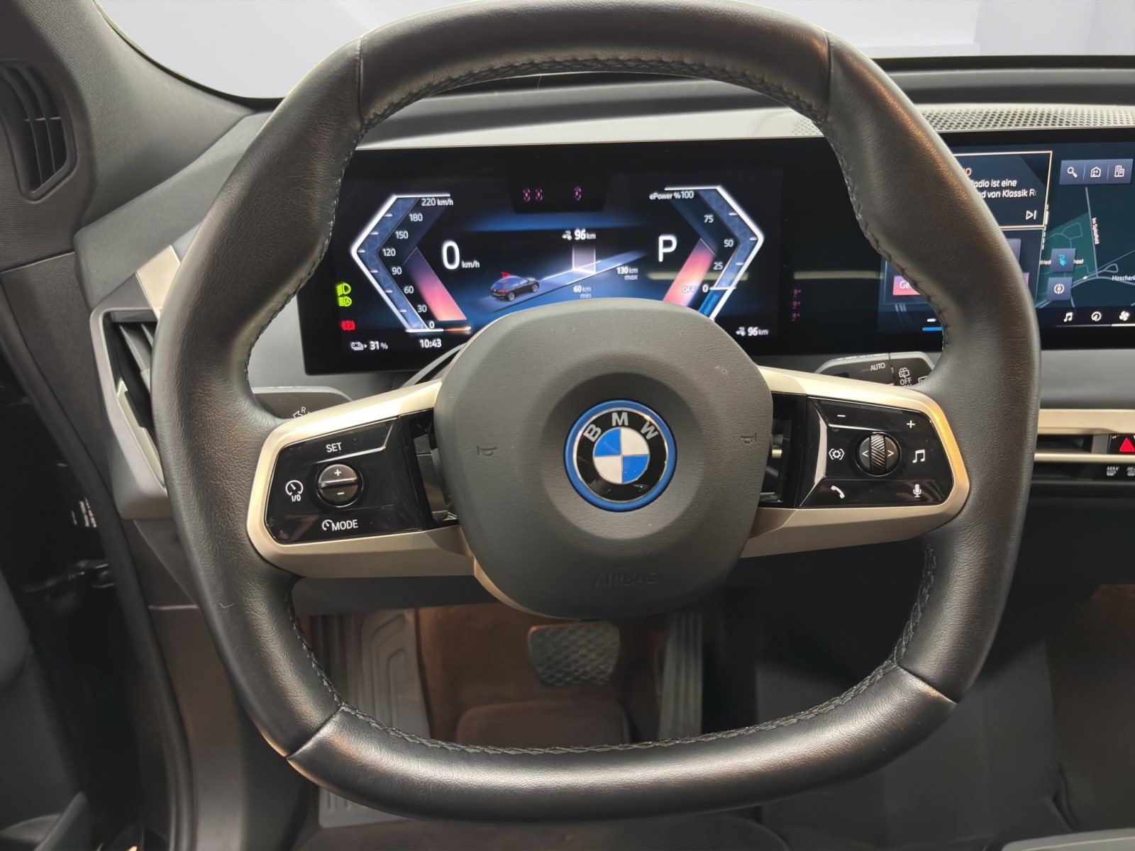 Fahrzeugabbildung BMW iX xDrive40 [Sportpaket, Laser, HK Sound, 360°]