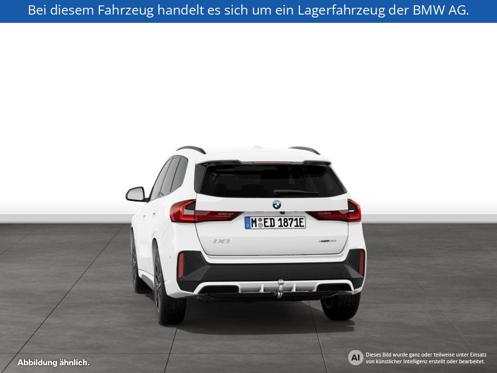 Fahrzeugabbildung BMW iX1 xDrive30