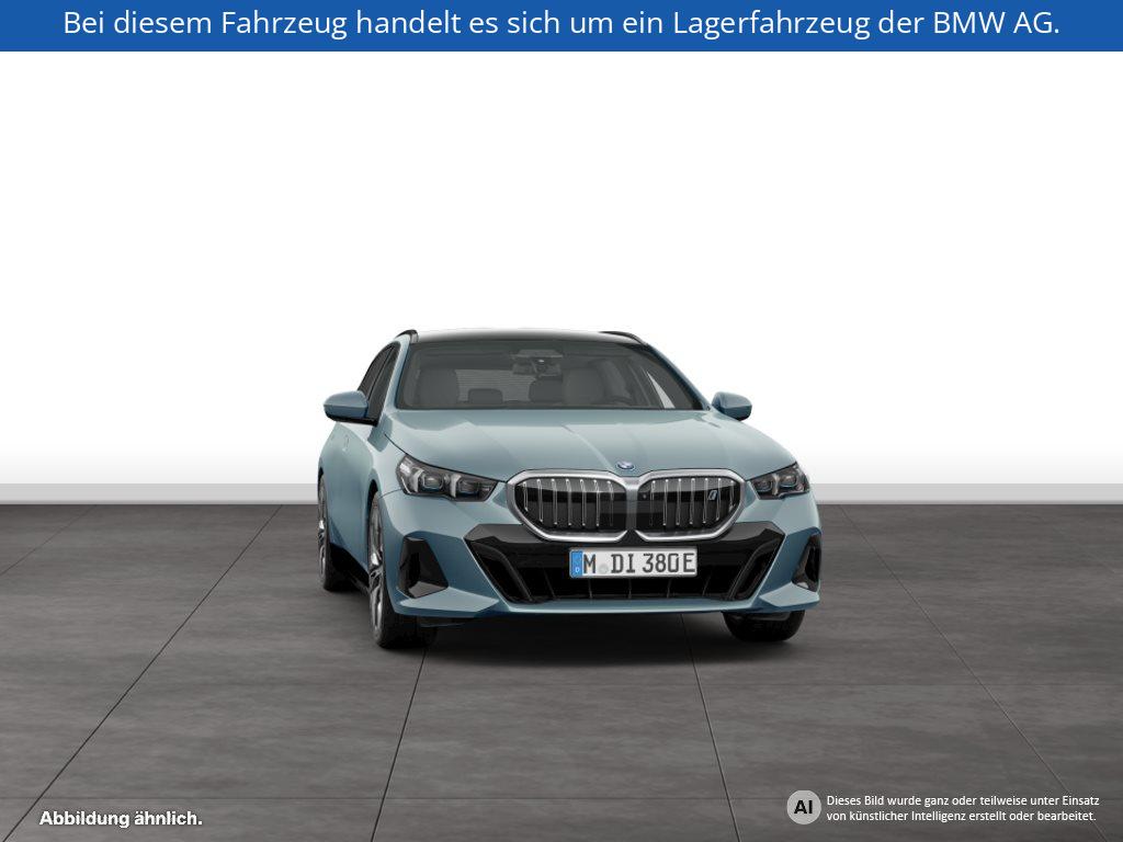 Fahrzeugabbildung BMW i5 eDrive40 Touring