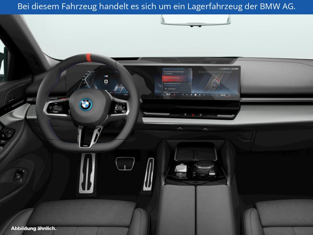 Fahrzeugabbildung BMW i5 M60 xDrive Touring