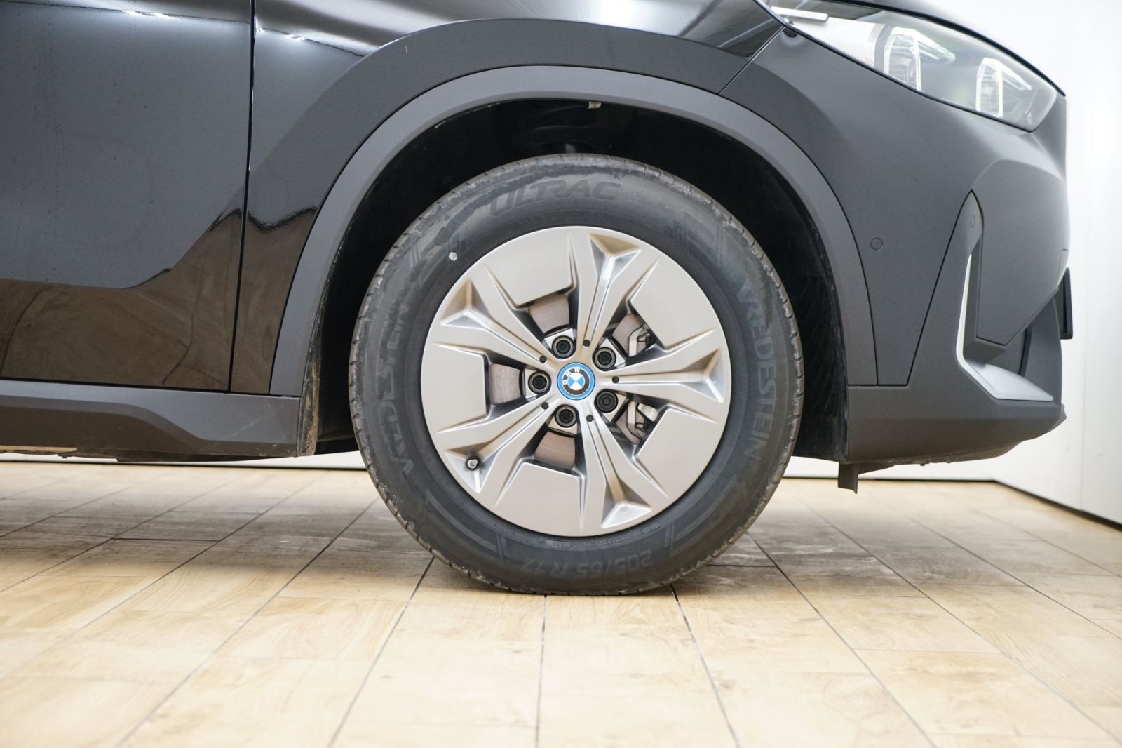 Fahrzeugabbildung BMW iX1 eDrive20 [LED, RFK, LRH, Komfortzugang, DAB]