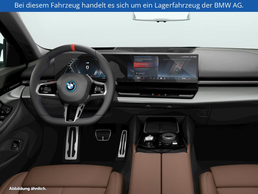 Fahrzeugabbildung BMW i5 M60 xDrive Touring