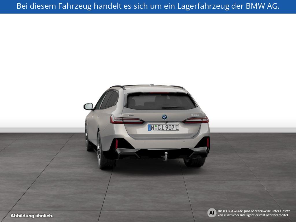 Fahrzeugabbildung BMW 550e xDrive Touring