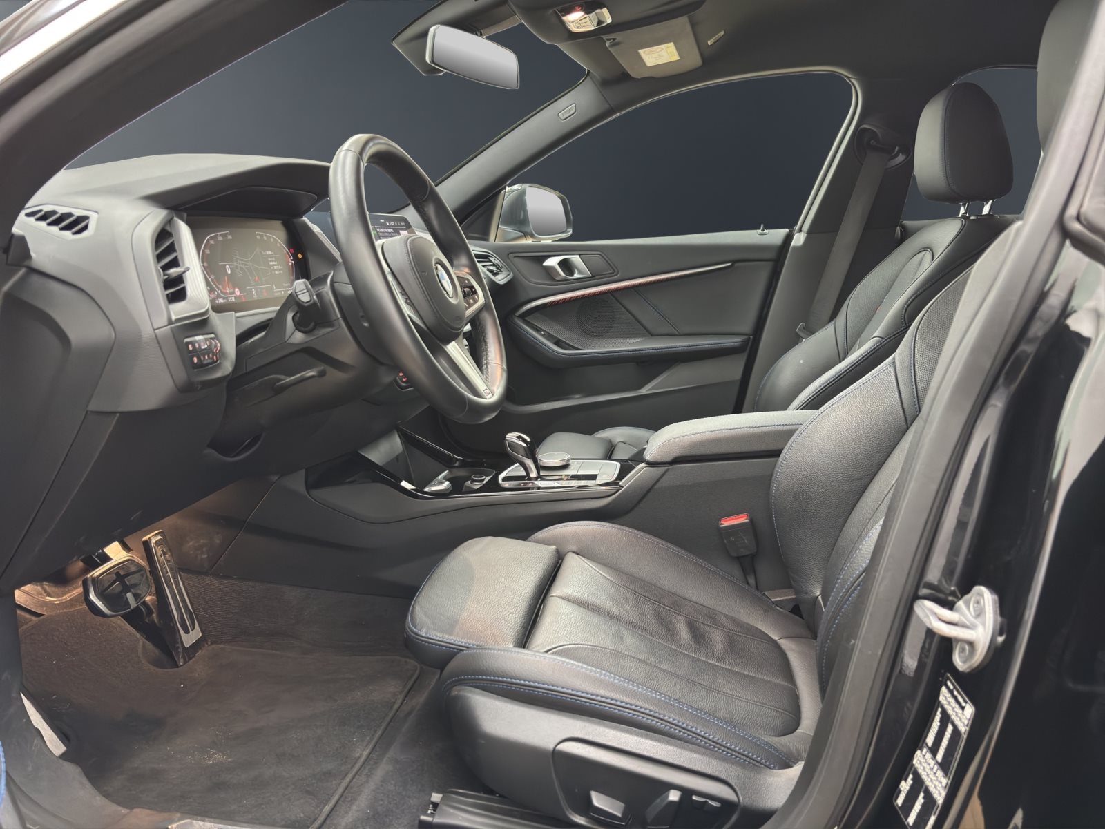 Fahrzeugabbildung BMW 218d Gran Coupé [M Sport, ACC, RFK, LED, SHZ]