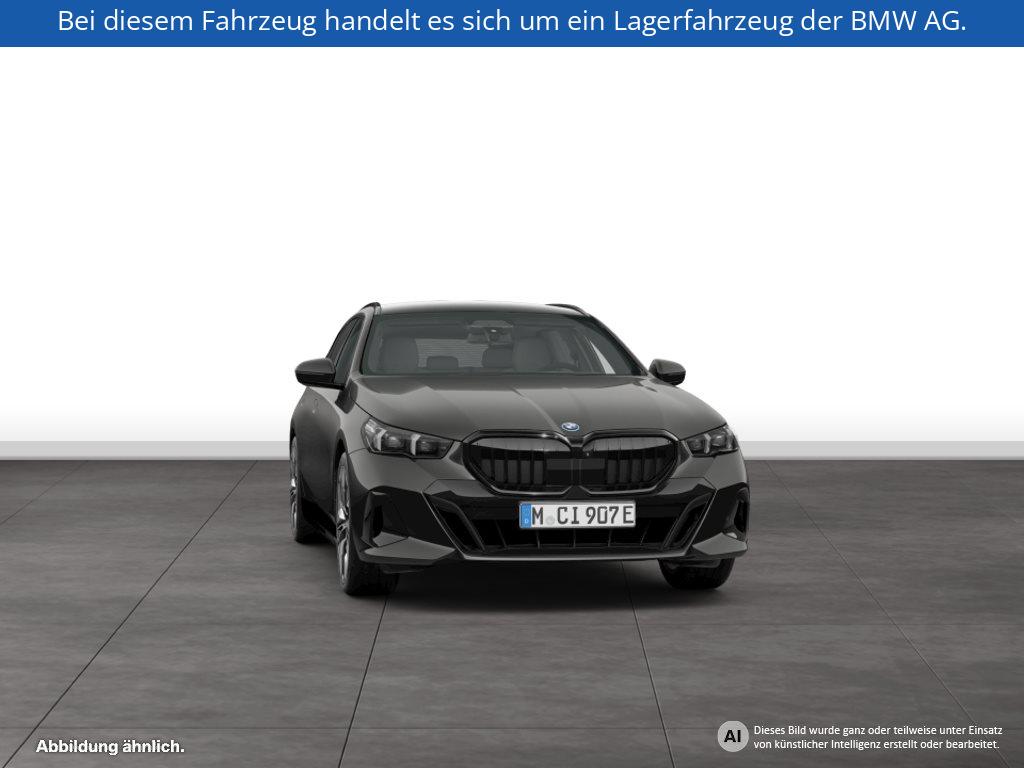 Fahrzeugabbildung BMW 550e xDrive Touring