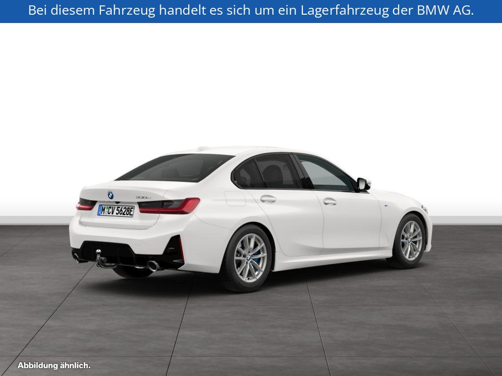Fahrzeugabbildung BMW 330e Limousine