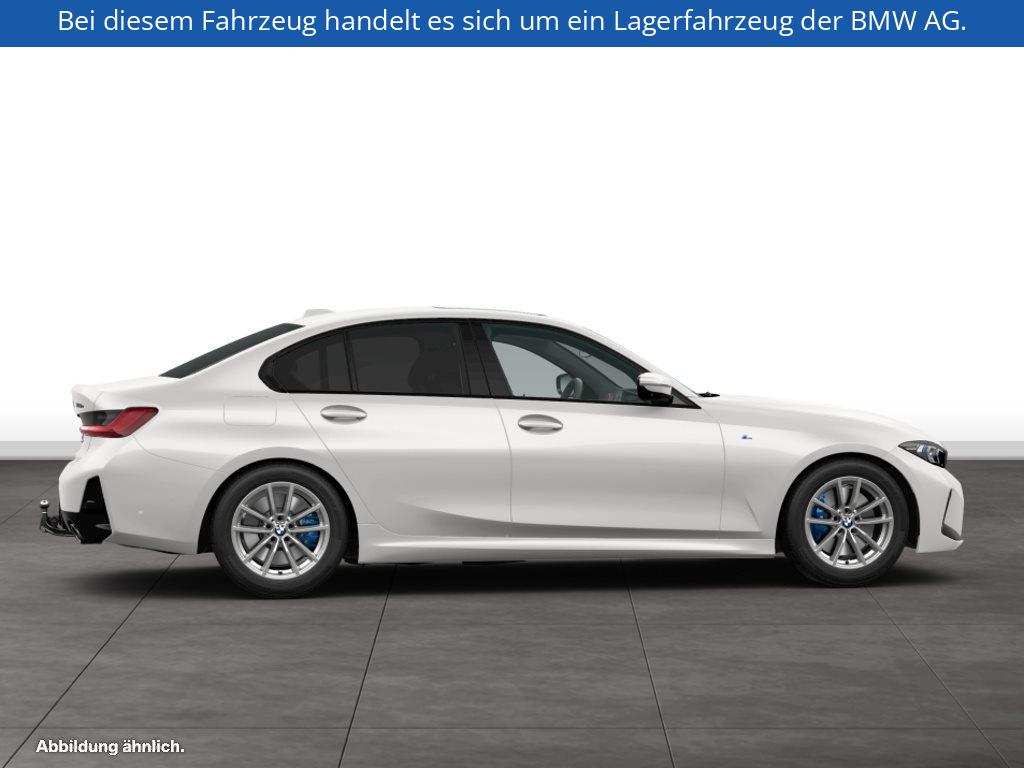 Fahrzeugabbildung BMW 330e Limousine