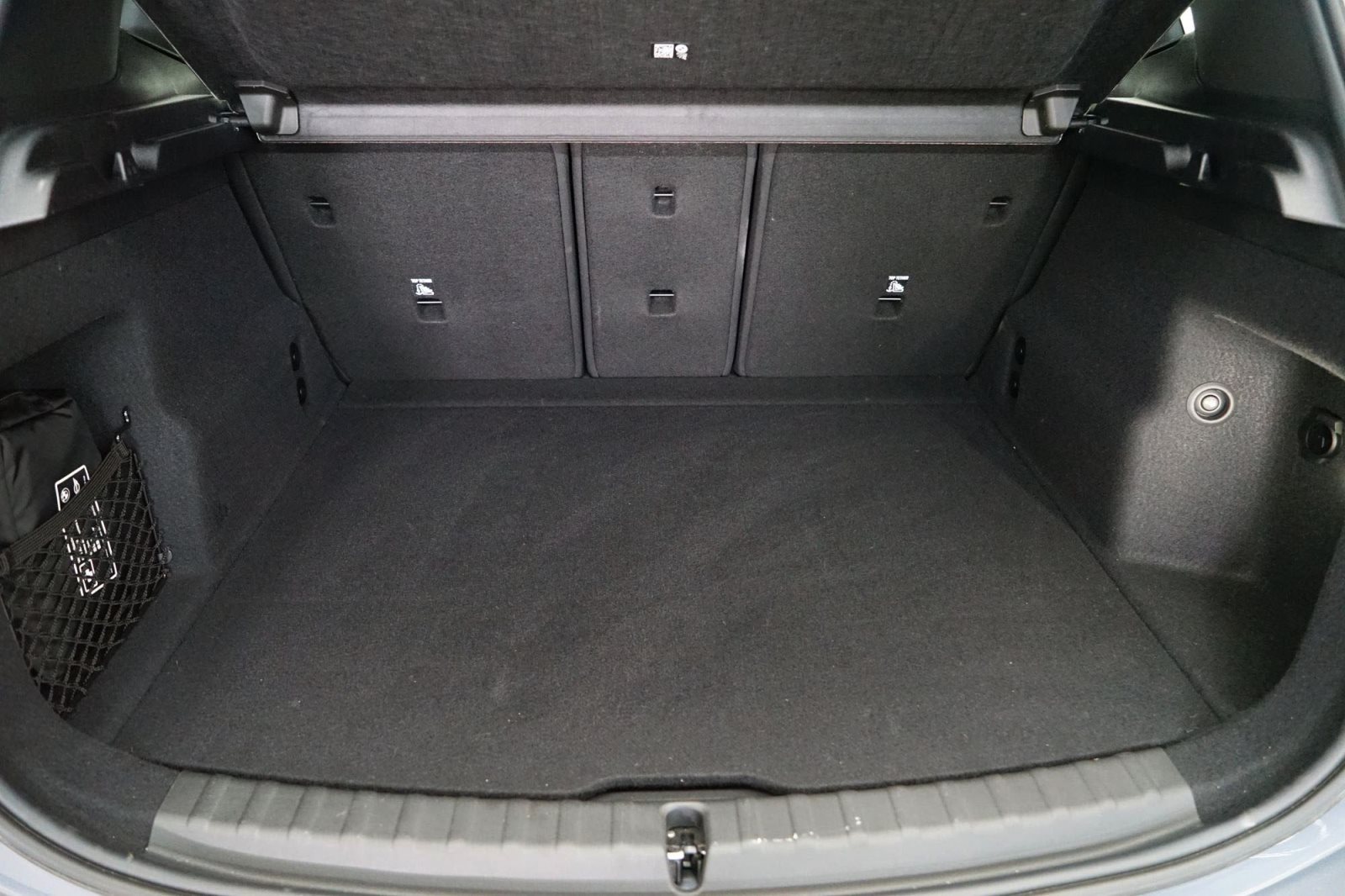Fahrzeugabbildung BMW 218i Active Tourer [Navi, AHK, RFK, SHZ, LED]