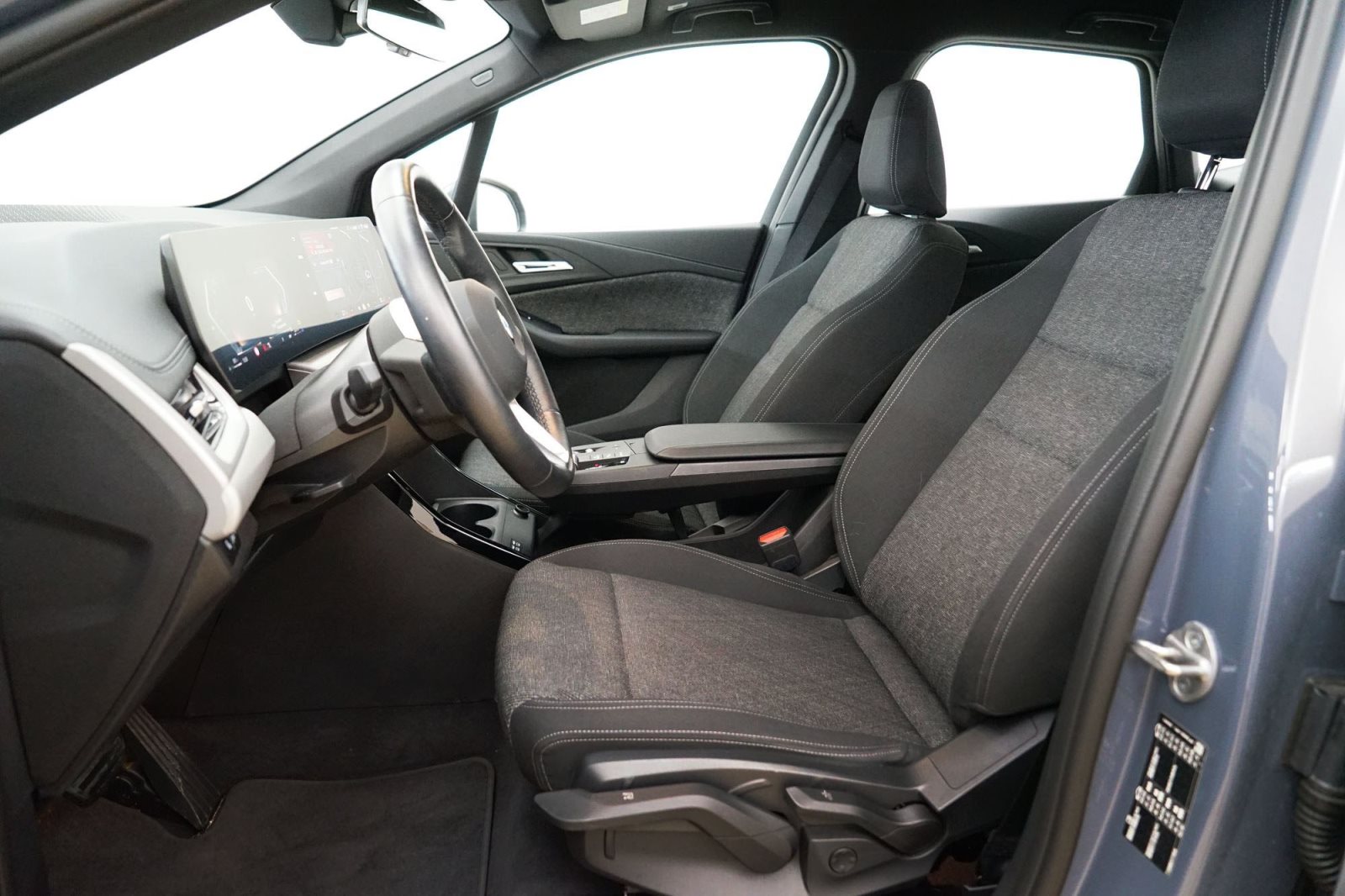 Fahrzeugabbildung BMW 218i Active Tourer [Navi, AHK, RFK, SHZ, LED]