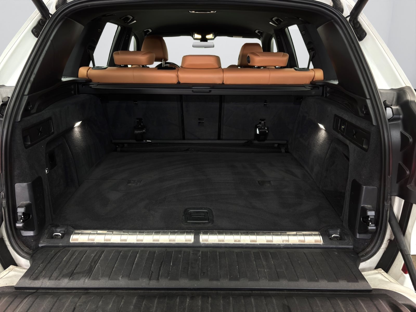 Fahrzeugabbildung BMW X5 xDrive45e [M Sport, DA Prof., HUD, AHK, HiFi]