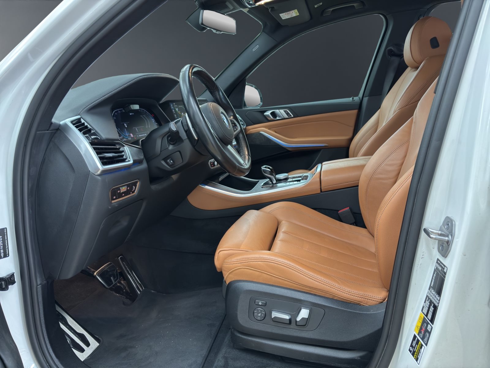 Fahrzeugabbildung BMW X5 xDrive45e [M Sport, DA Prof., HUD, AHK, HiFi]