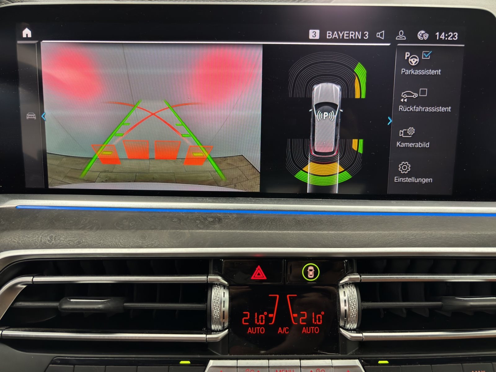 Fahrzeugabbildung BMW X5 xDrive45e [M Sport, DA Prof., HUD, AHK, HiFi]