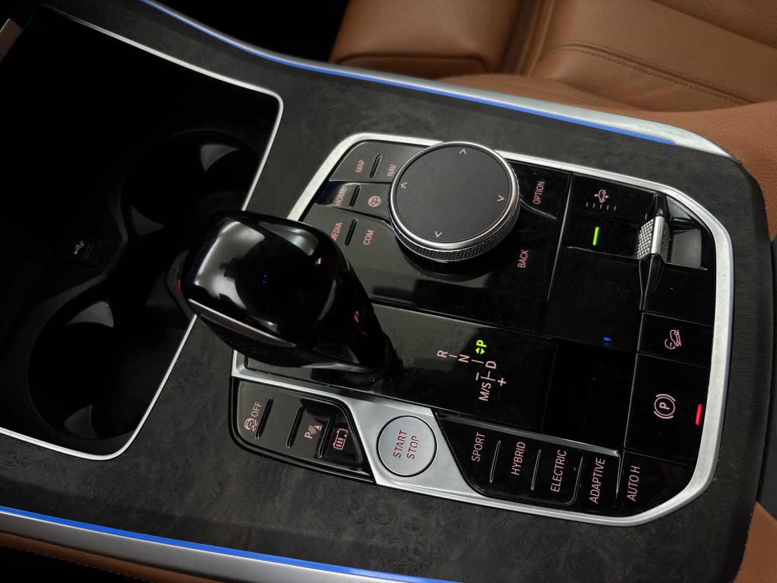 Fahrzeugabbildung BMW X5 xDrive45e [M Sport, DA Prof., HUD, AHK, HiFi]
