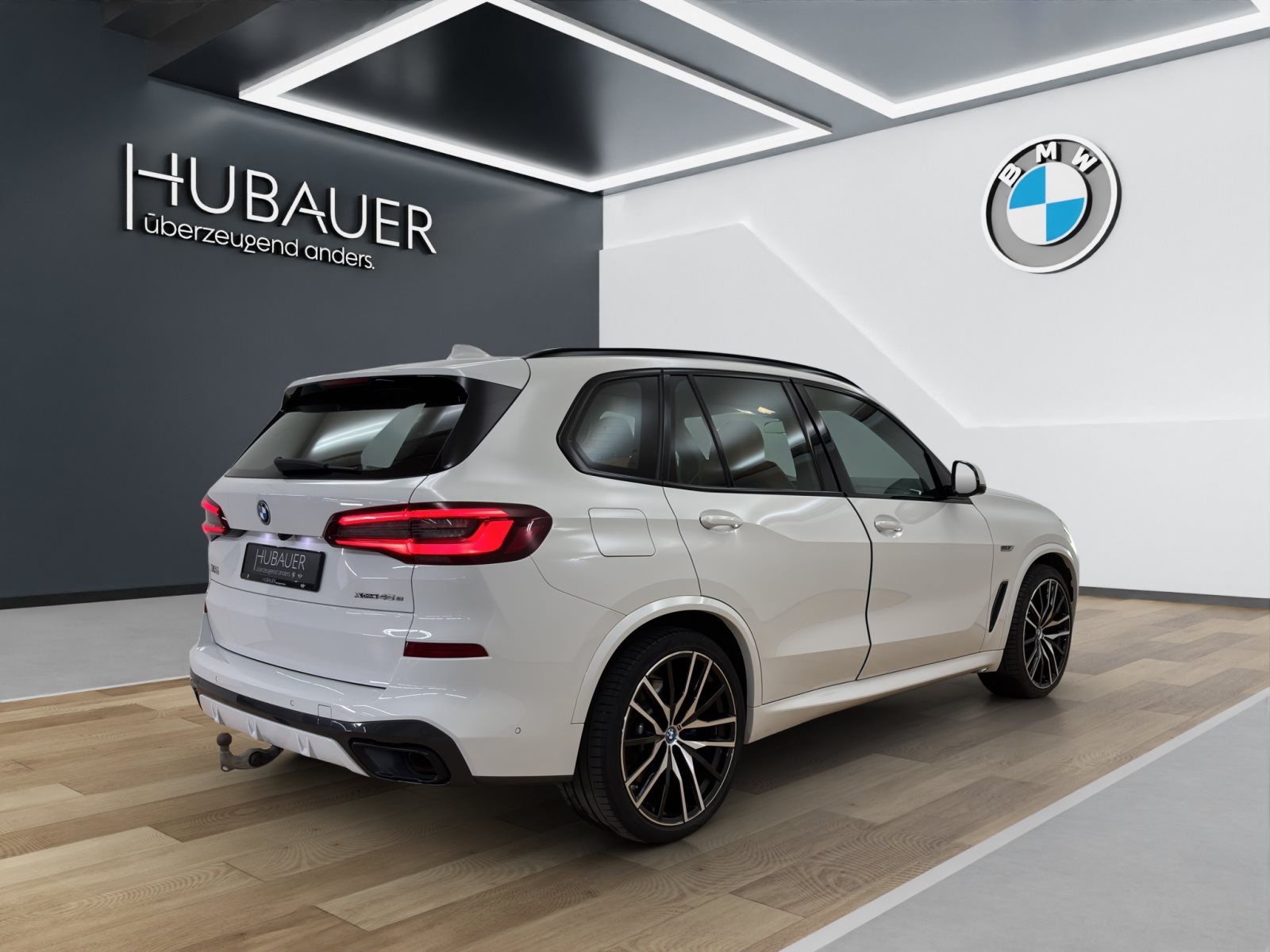 Fahrzeugabbildung BMW X5 xDrive45e [M Sport, DA Prof., HUD, AHK, HiFi]