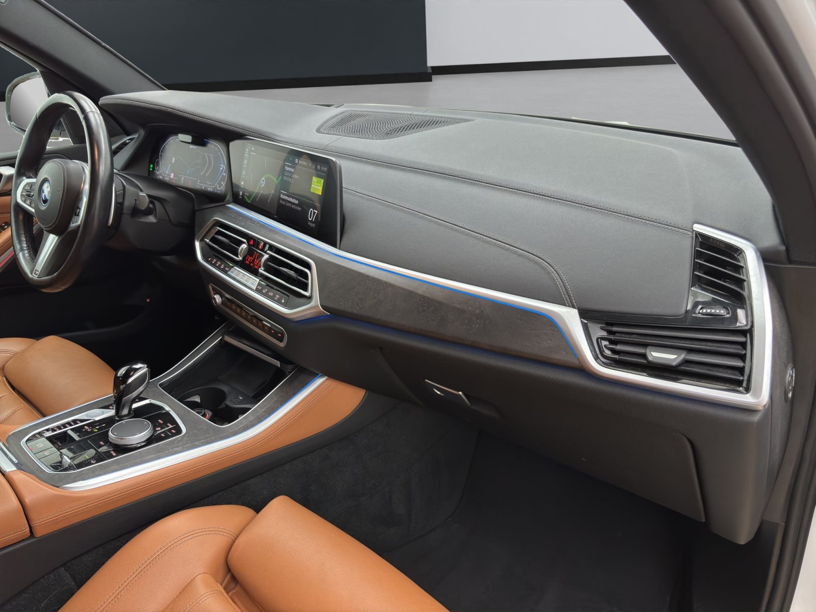 Fahrzeugabbildung BMW X5 xDrive45e [M Sport, DA Prof., HUD, AHK, HiFi]