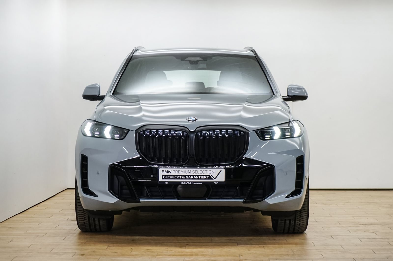 Fahrzeugabbildung BMW X5 xDrive30d [M Sport, HUD, AHK, ACC, h&k Sound]
