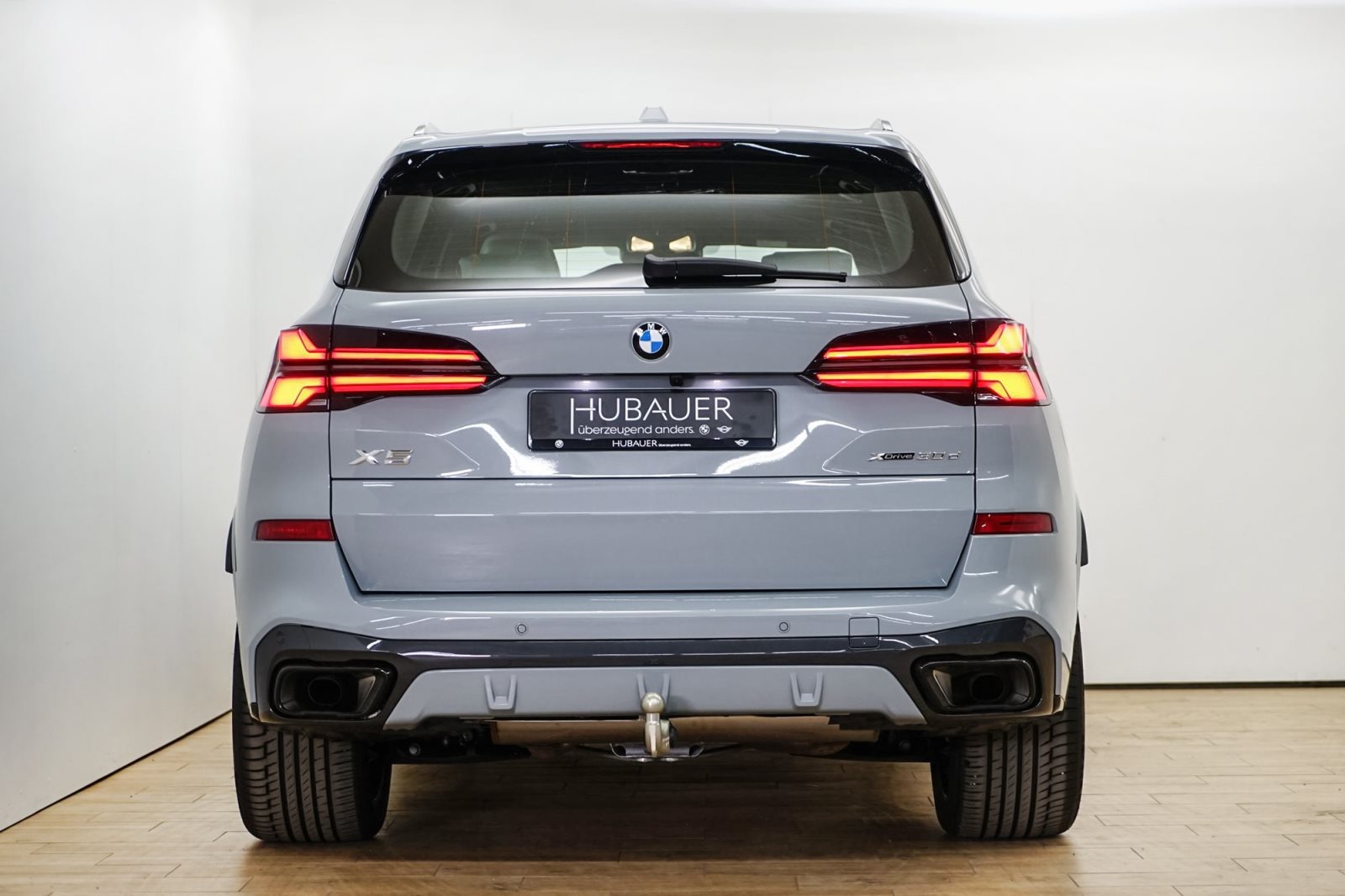 Fahrzeugabbildung BMW X5 xDrive30d [M Sport, HUD, AHK, ACC, h&k Sound]