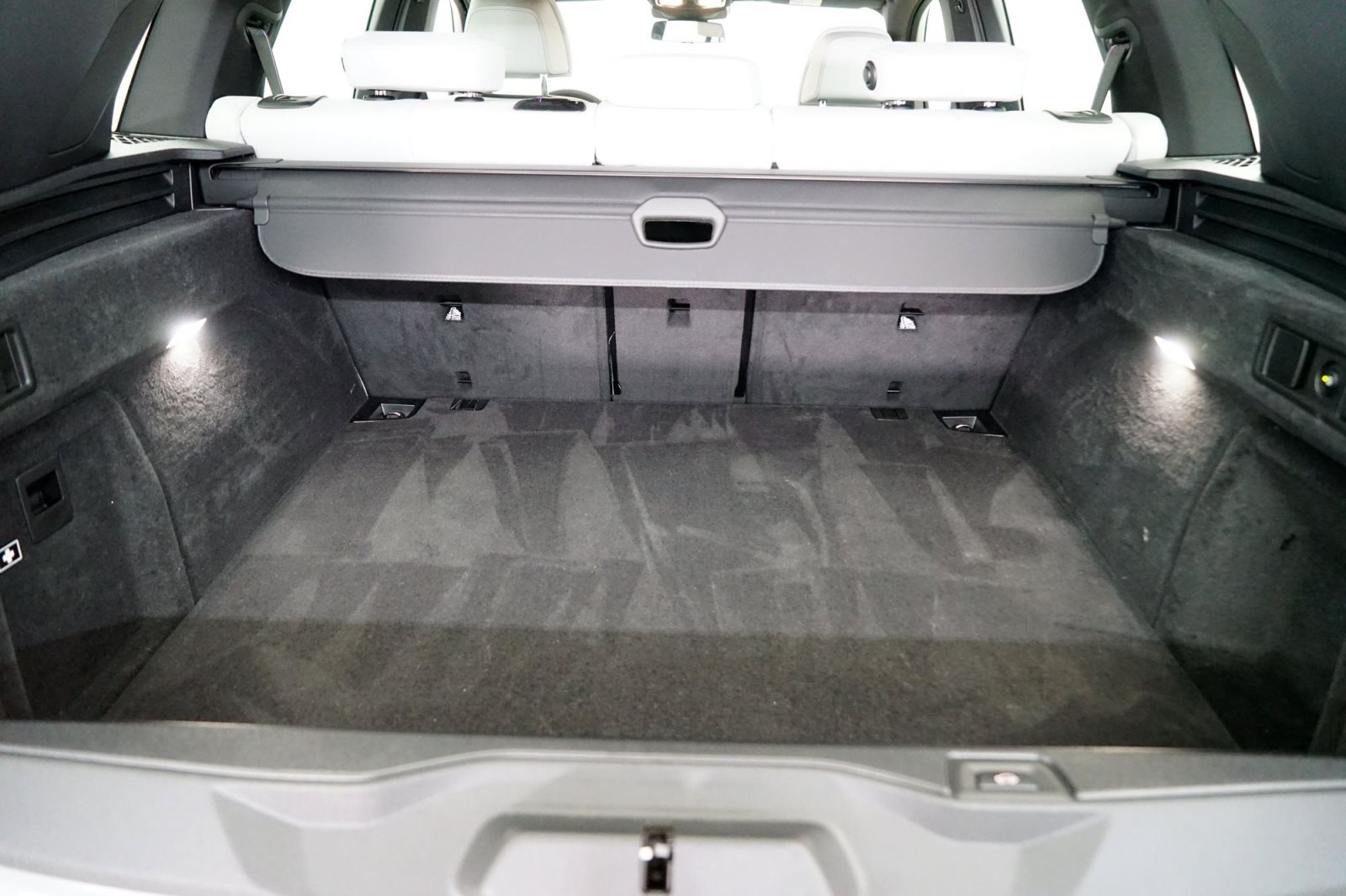 Fahrzeugabbildung BMW X5 xDrive30d [M Sport, HUD, AHK, ACC, h&k Sound]