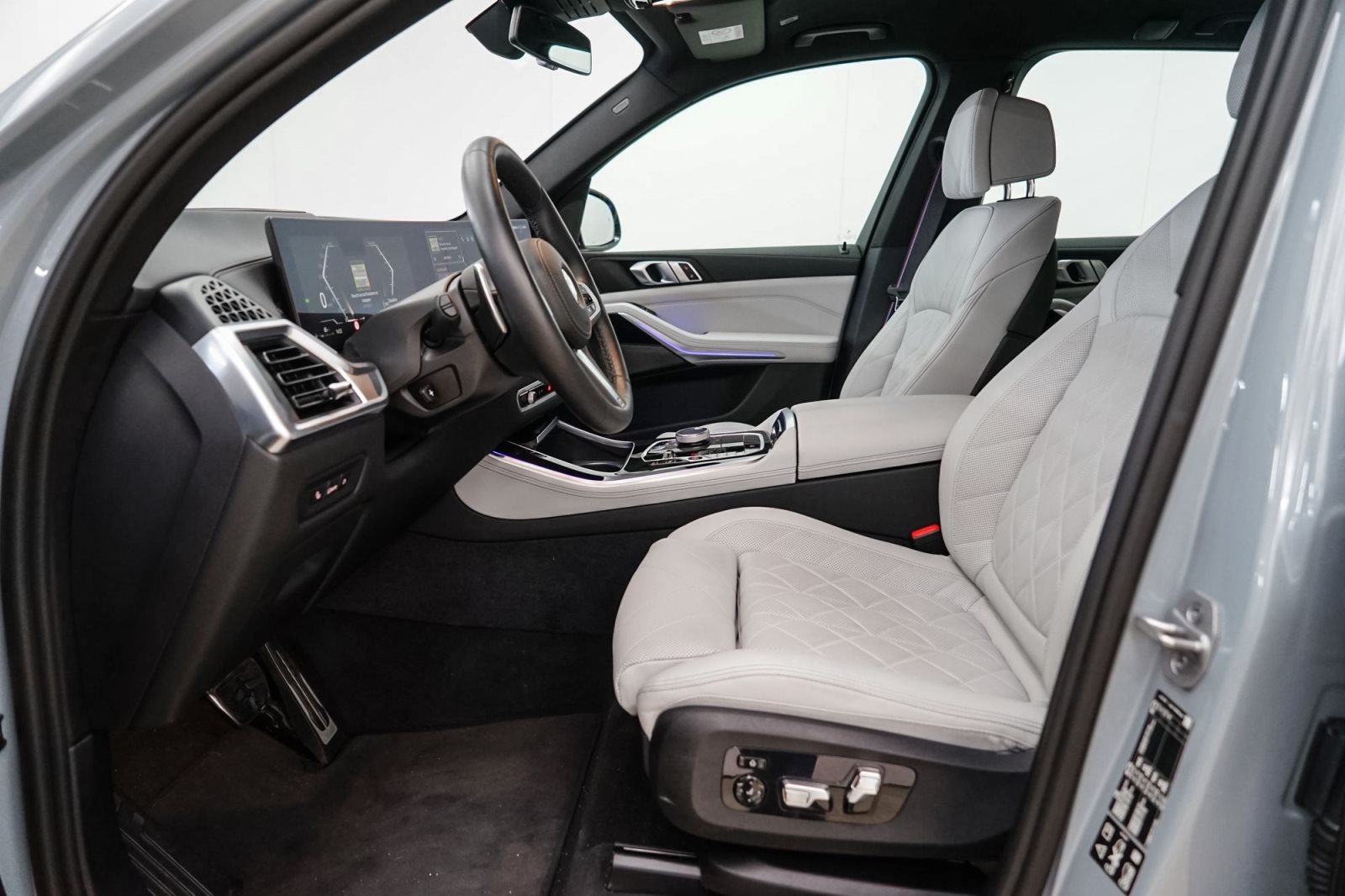 Fahrzeugabbildung BMW X5 xDrive30d [M Sport, HUD, AHK, ACC, h&k Sound]