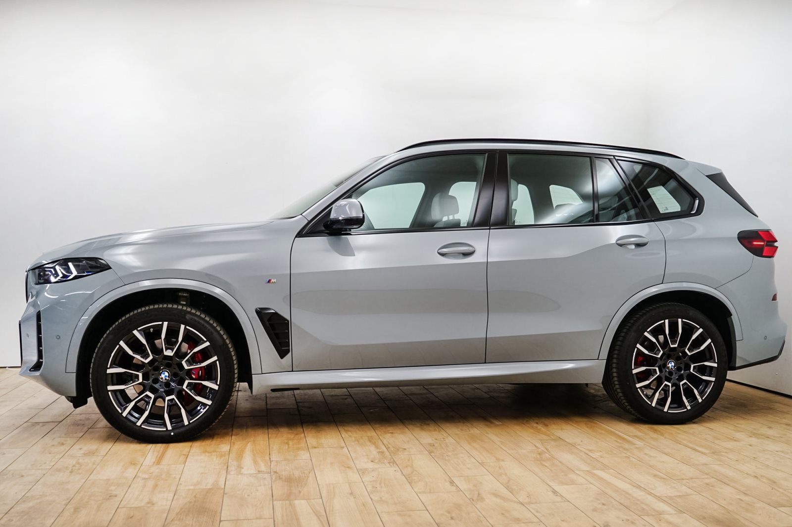 Fahrzeugabbildung BMW X5 xDrive30d [M Sport, HUD, AHK, ACC, h&k Sound]