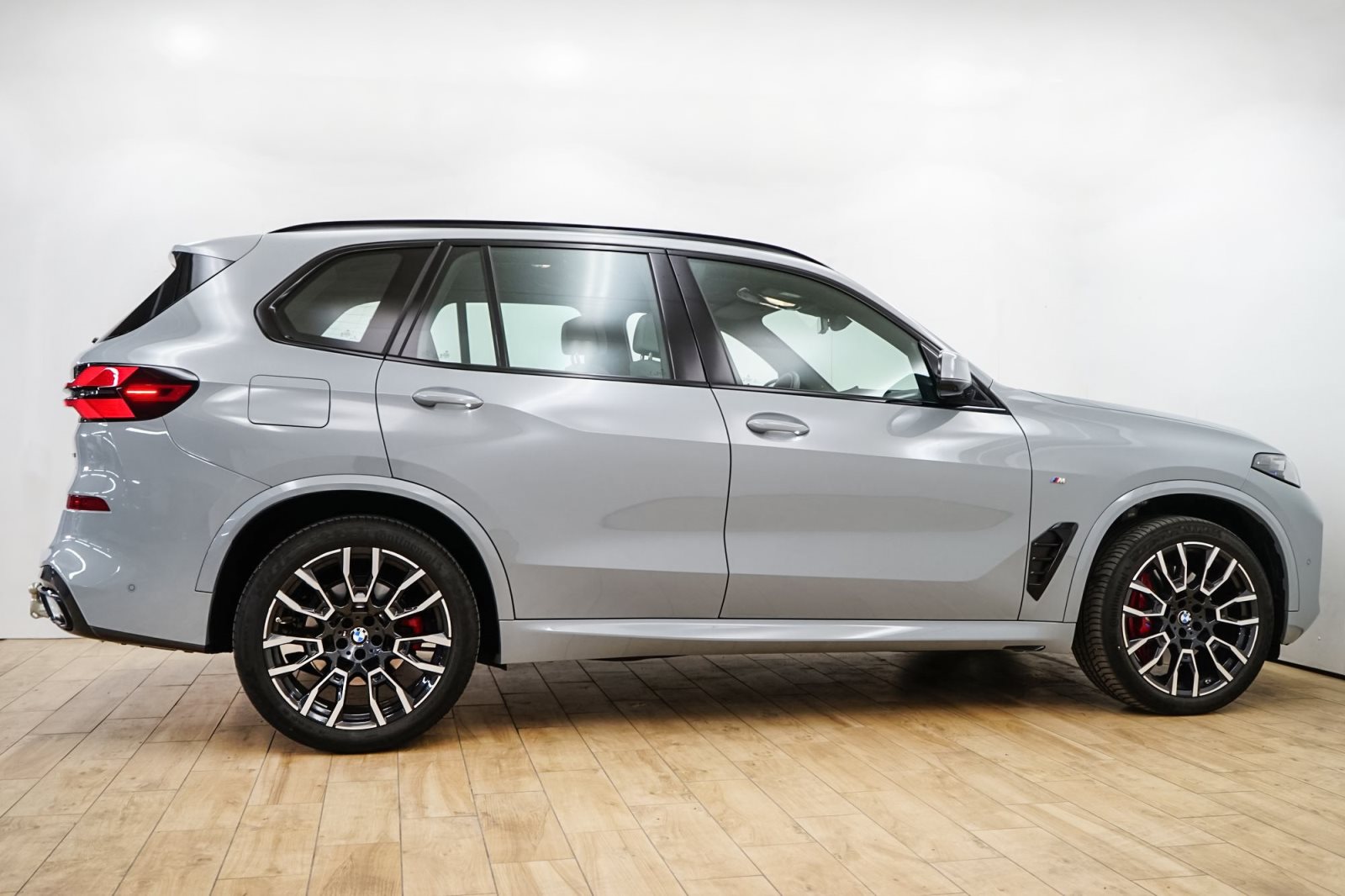 Fahrzeugabbildung BMW X5 xDrive30d [M Sport, HUD, AHK, ACC, h&k Sound]