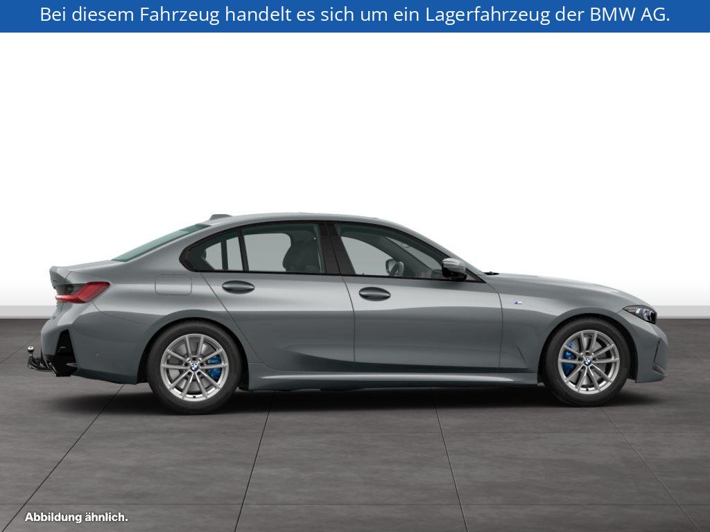 Fahrzeugabbildung BMW 330e Limousine