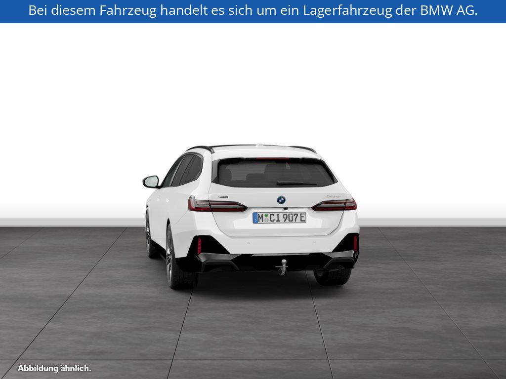 Fahrzeugabbildung BMW 550e xDrive Touring