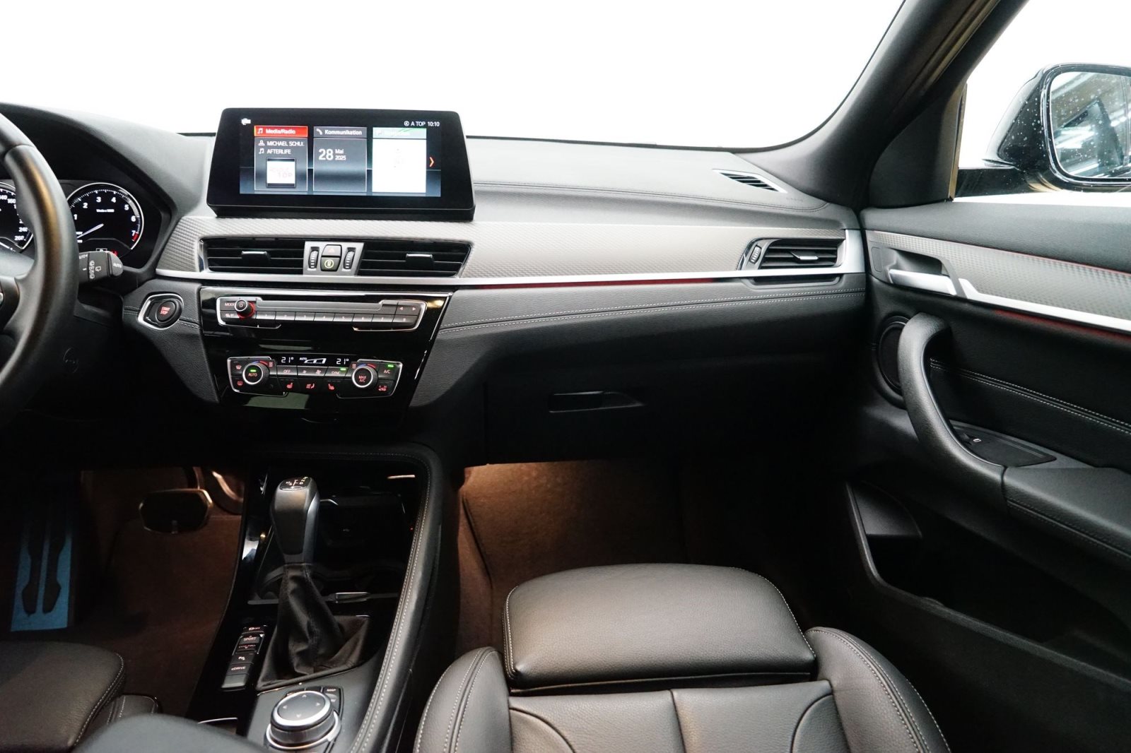 Fahrzeugabbildung BMW X2 xDrive25e [M Sport, HUD, ACC, RFK, LED, SHZ]