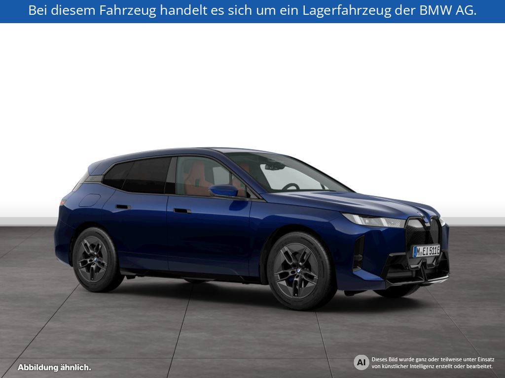 Fahrzeugabbildung BMW iX xDrive45