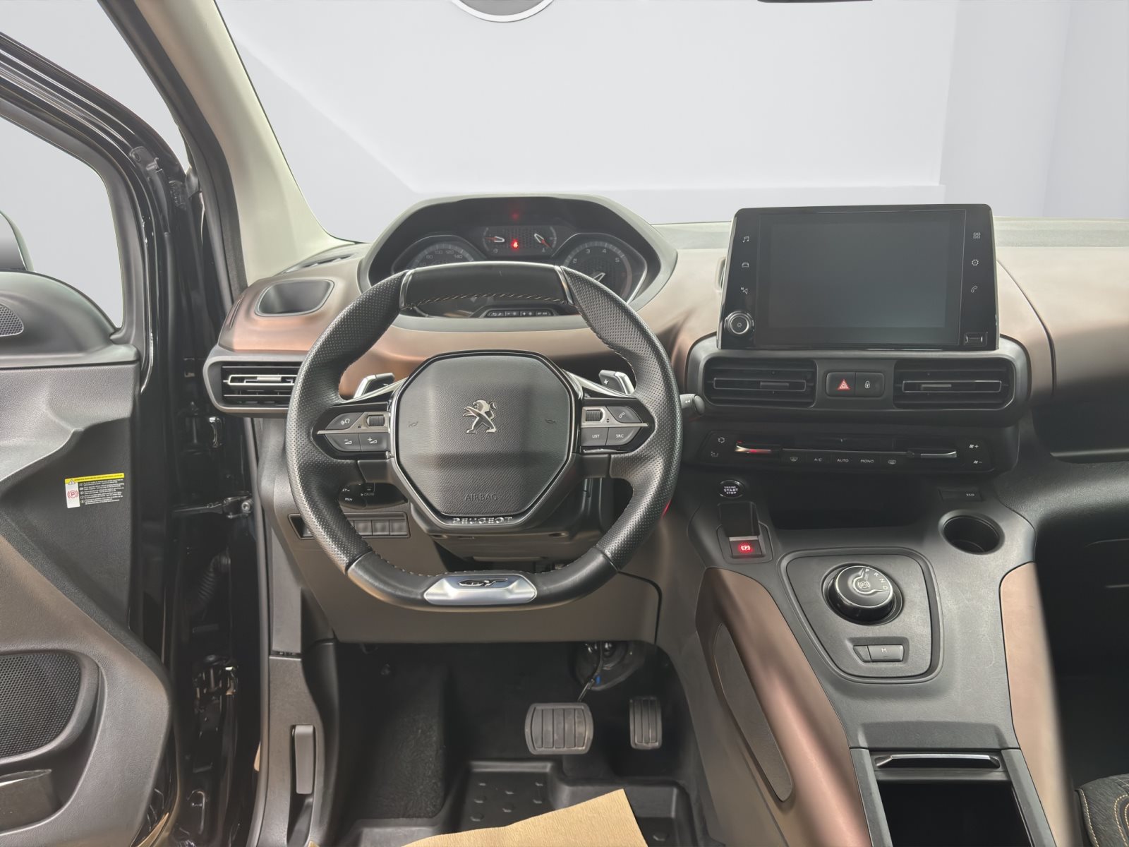 Fahrzeugabbildung Peugeot Rifter 1.2 PureTech 130 [ACC, RFK, SHZ, 17 LMR]