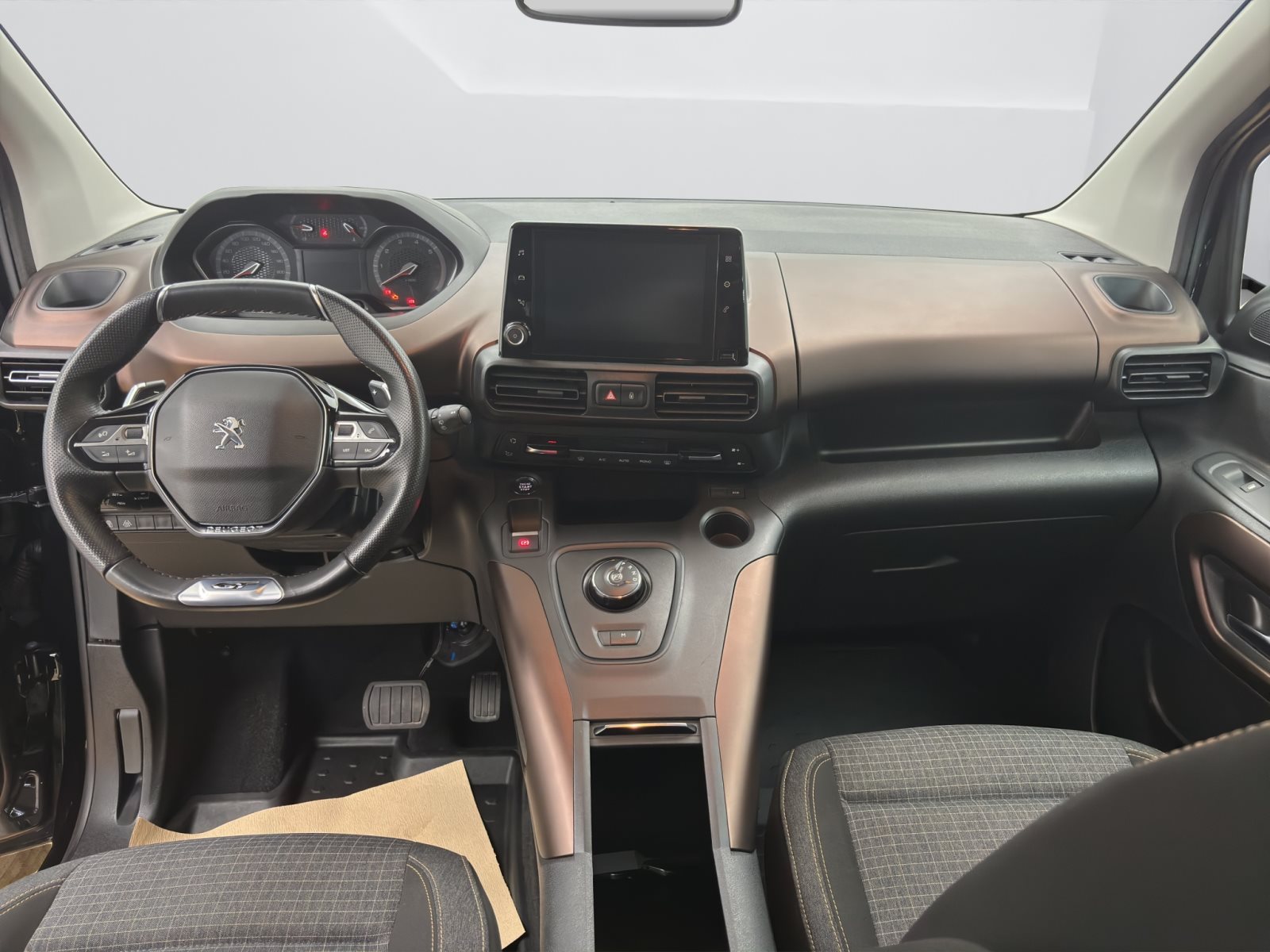 Fahrzeugabbildung Peugeot Rifter 1.2 PureTech 130 [ACC, RFK, SHZ, 17 LMR]
