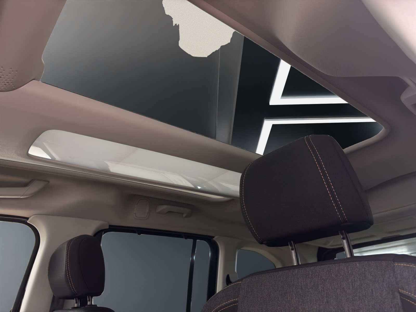 Fahrzeugabbildung Peugeot Rifter 1.2 PureTech 130 [ACC, RFK, SHZ, 17 LMR]