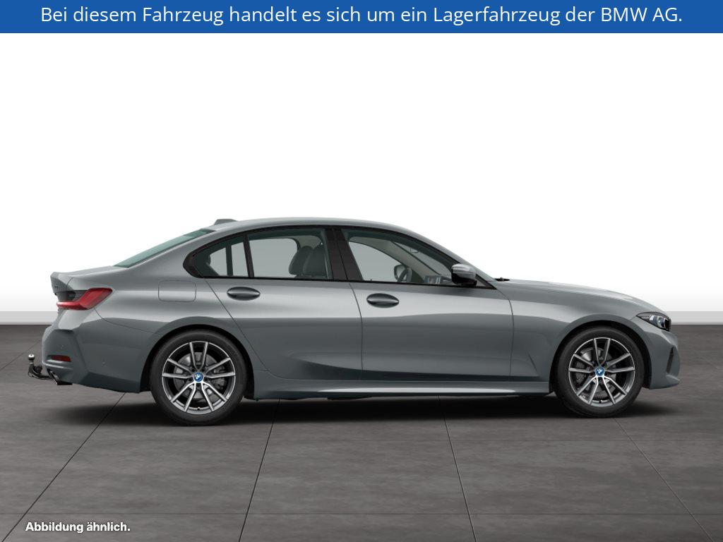 Fahrzeugabbildung BMW 330e Limousine