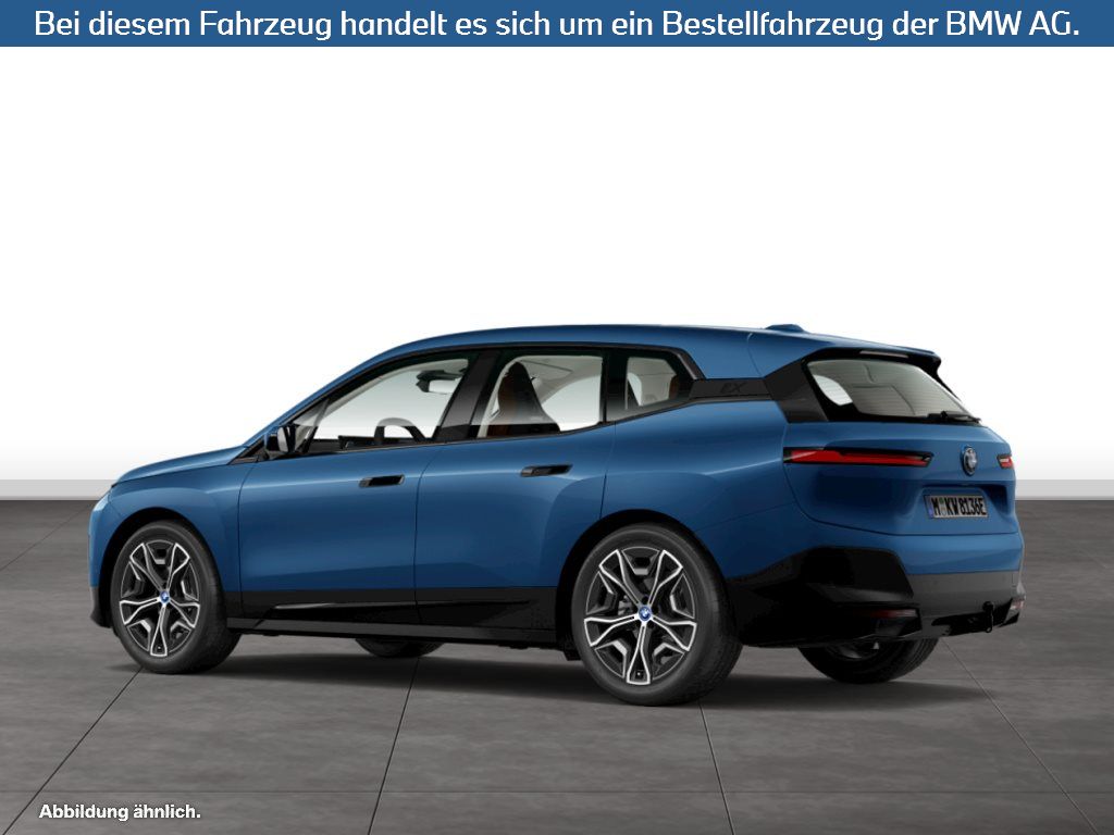 Fahrzeugabbildung BMW iX xDrive40