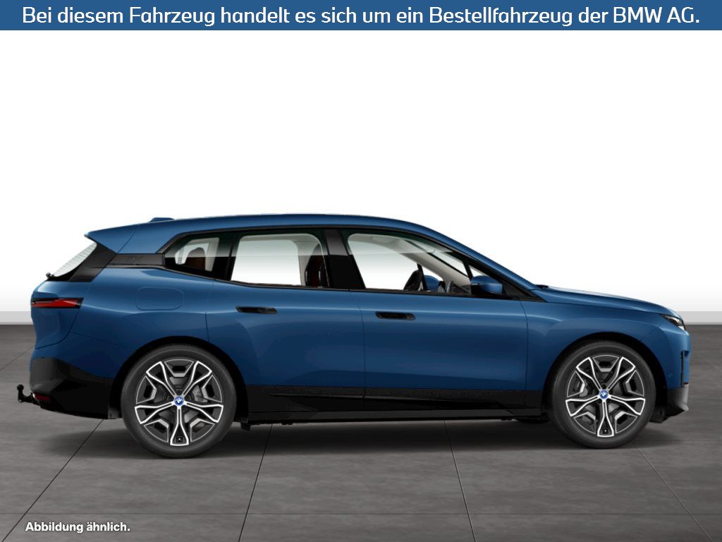 Fahrzeugabbildung BMW iX xDrive40
