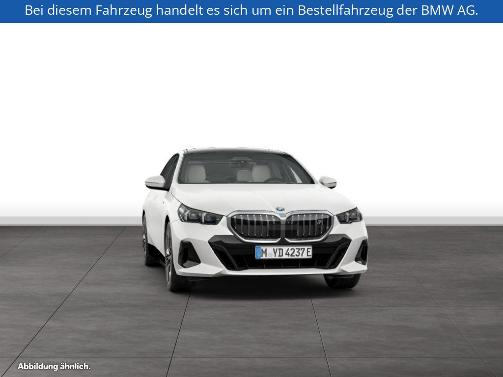 Fahrzeugabbildung BMW i5 eDrive40 Limousine